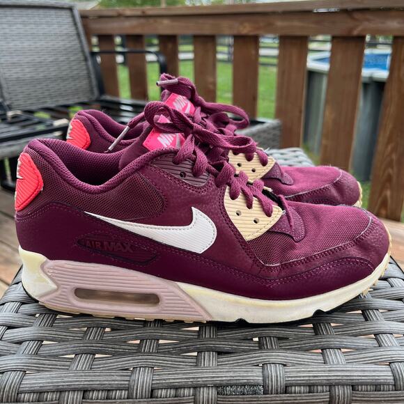 Nike Shoes - 2014 Nike Air Max Essential women sz 8.5 Villain Red/white/champagne 616730 600